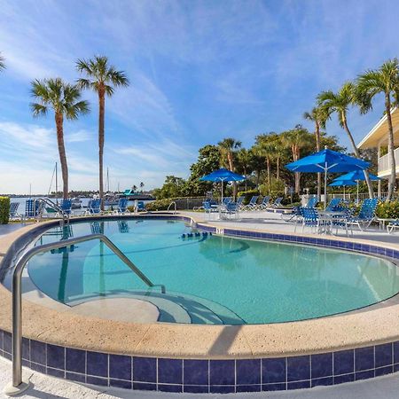 Hilton Vacation Club Charter Club Naples Bay Hotel Exterior foto