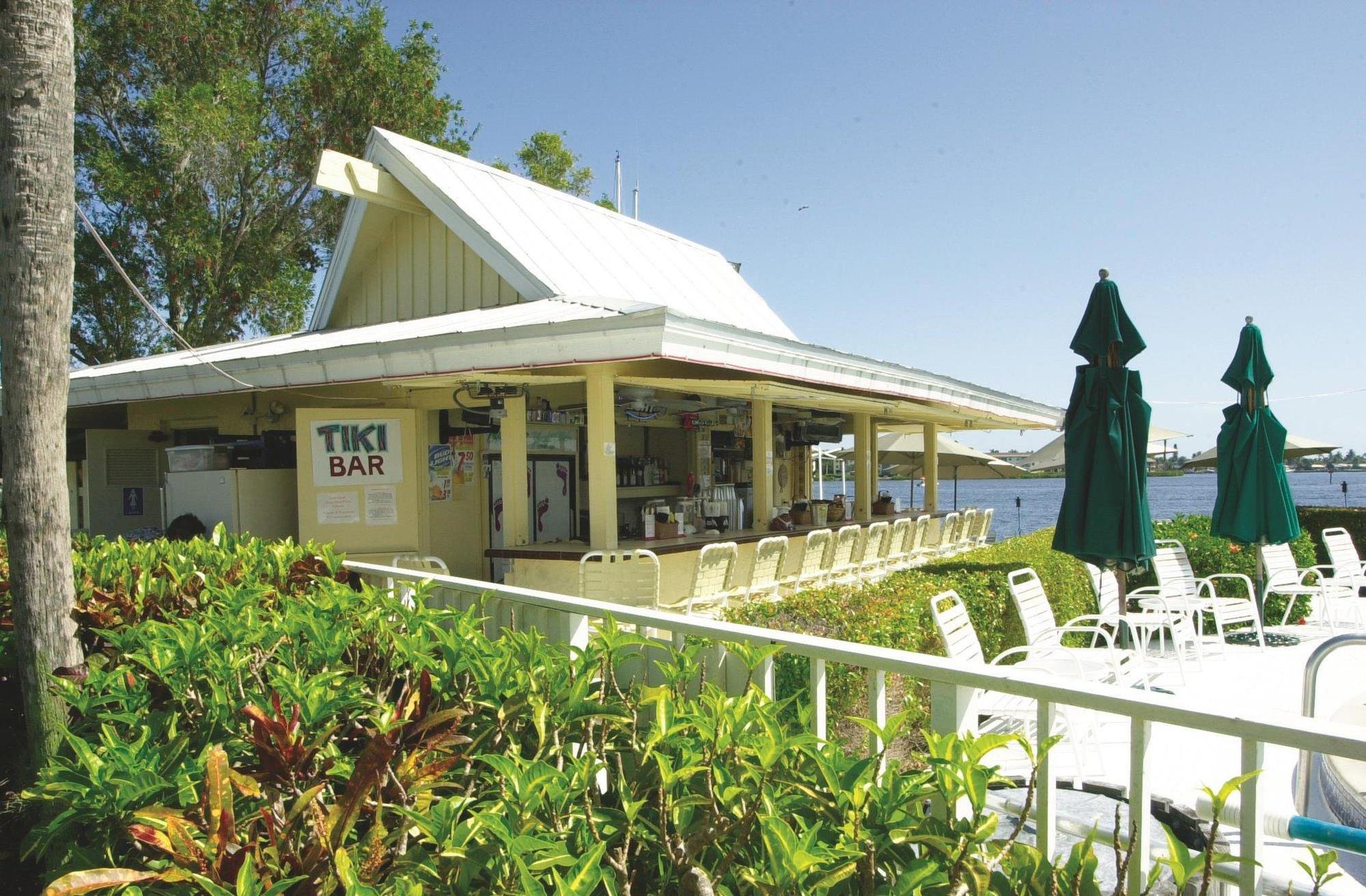 Hilton Vacation Club Charter Club Naples Bay Hotel Exterior foto