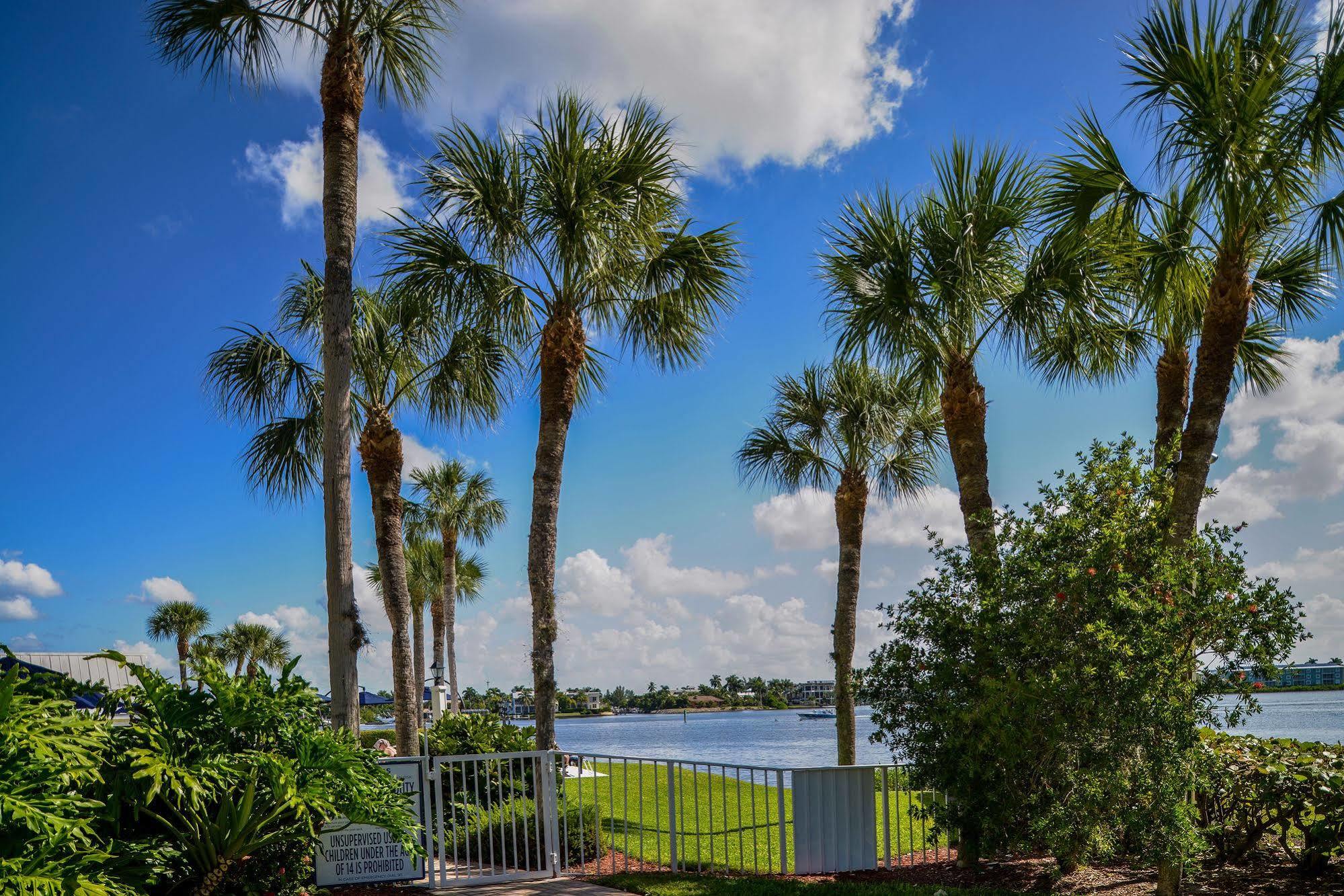 Hilton Vacation Club Charter Club Naples Bay Hotel Exterior foto